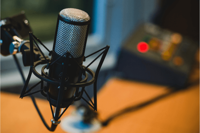 immagine in evidenza per l'articolo sui podcast da ascoltare