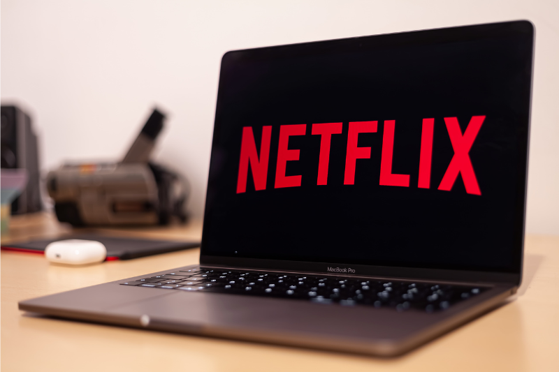 computer con logo di Netflix per l'articolo su Netflix Direct