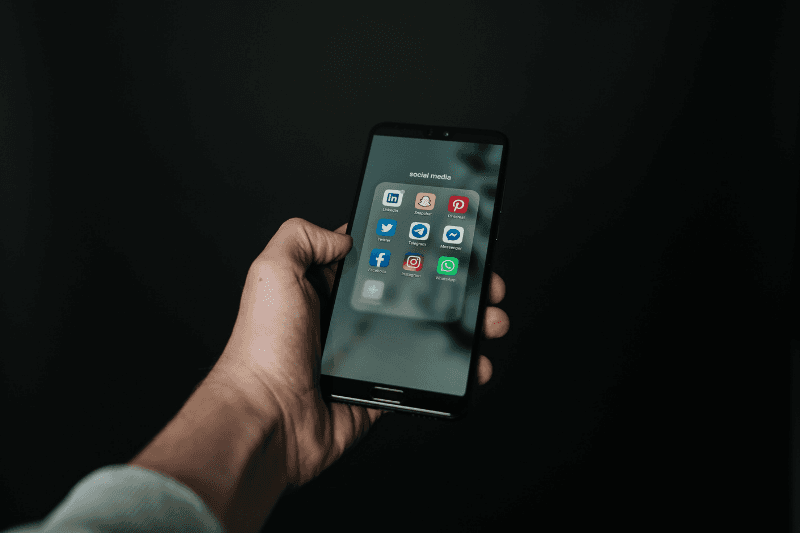 immagine in evidenza per l'articolo sui social media trends 2022